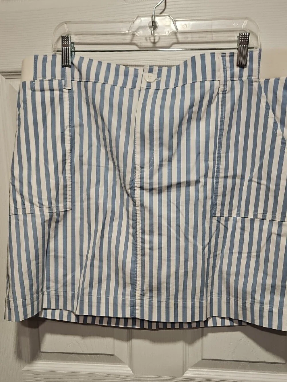 Lee Women's Blue and White Striped Skort